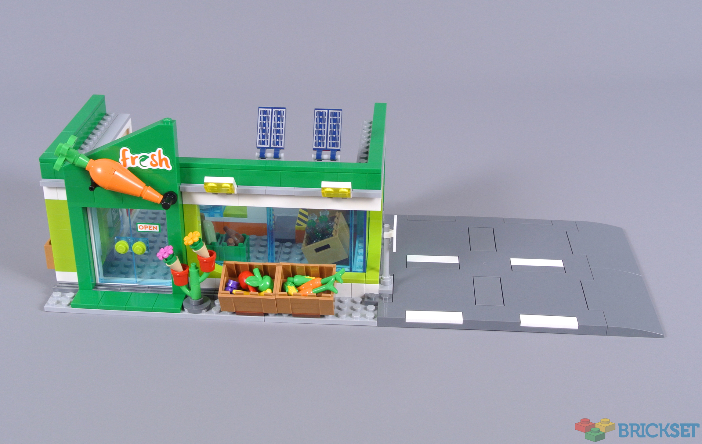 LEGO City 60347 Grocery Store review | Brickset